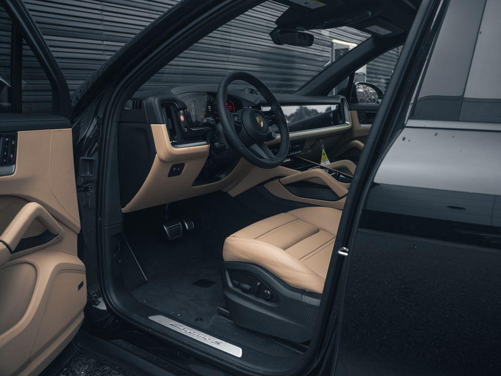 new 2025 Porsche Cayenne car, priced at $137,325