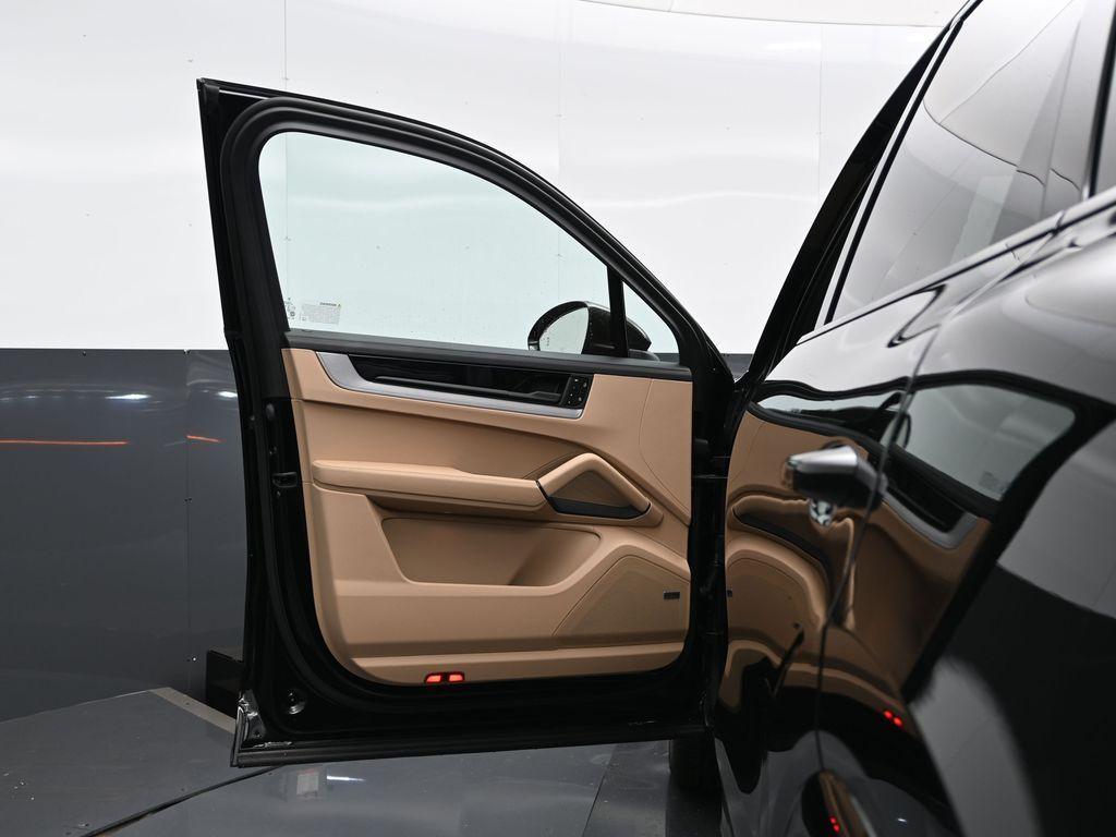 new 2025 Porsche Cayenne car, priced at $137,325