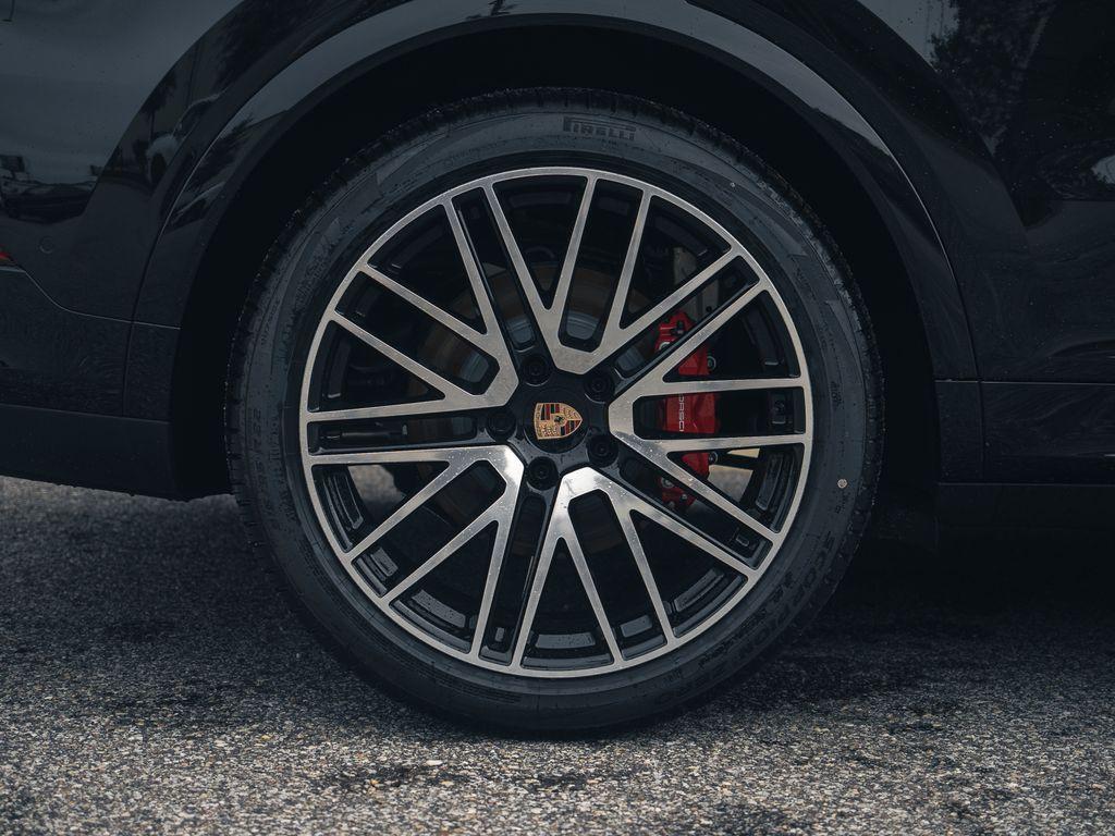 new 2025 Porsche Cayenne car, priced at $137,325