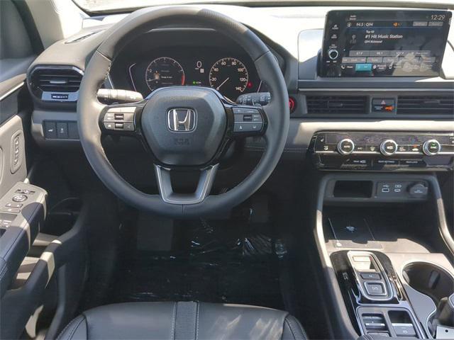 new 2025 Honda Pilot car, priced at $49,495