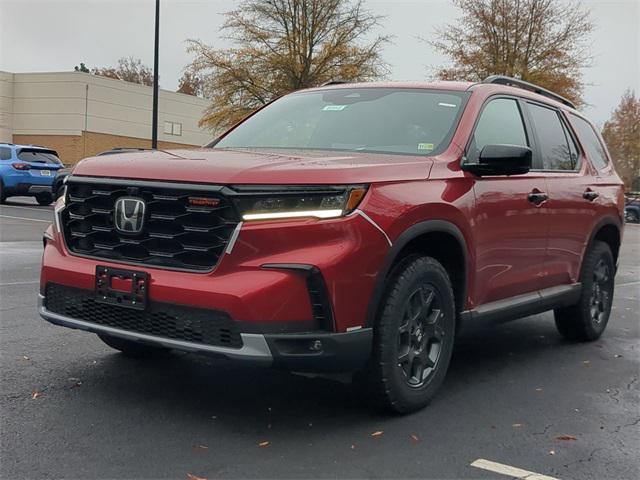 new 2025 Honda Pilot car, priced at $51,250