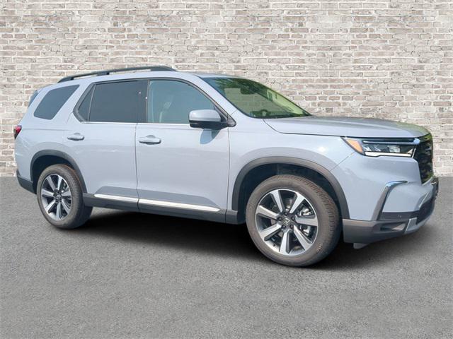 new 2025 Honda Pilot car, priced at $54,985