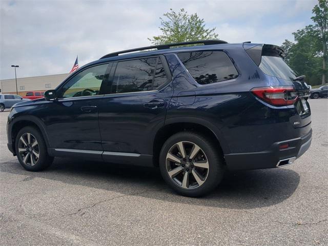 new 2025 Honda Pilot car, priced at $51,050