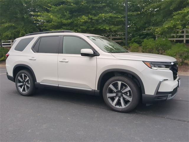 new 2025 Honda Pilot car, priced at $51,505