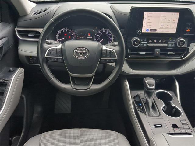 used 2023 Toyota Highlander car, priced at $33,400