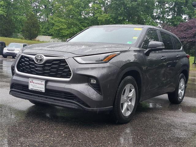 used 2023 Toyota Highlander car, priced at $33,400