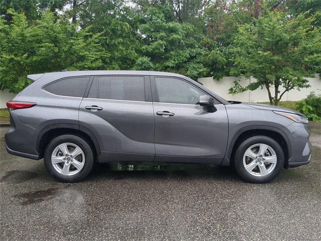 used 2023 Toyota Highlander car, priced at $33,400