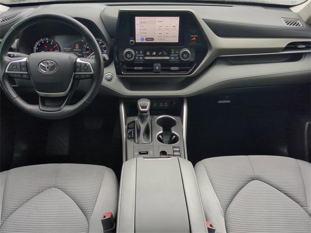 used 2023 Toyota Highlander car, priced at $33,400