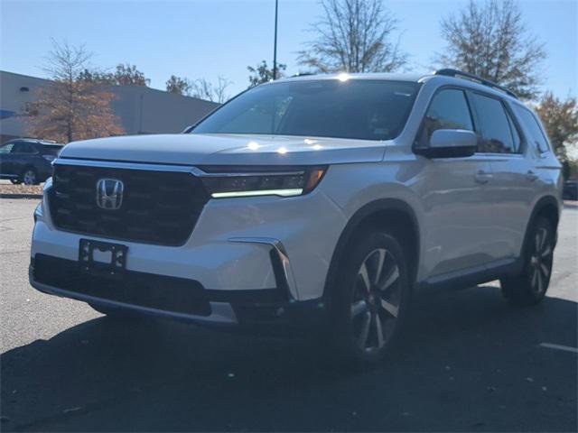 new 2025 Honda Pilot car, priced at $53,170