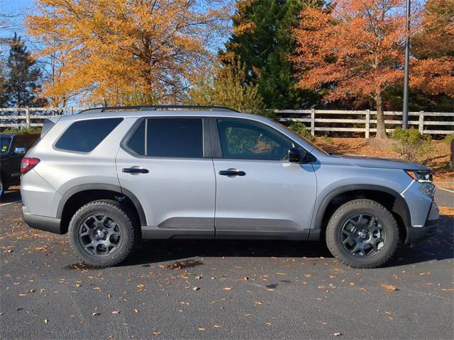 new 2025 Honda Pilot car, priced at $50,795