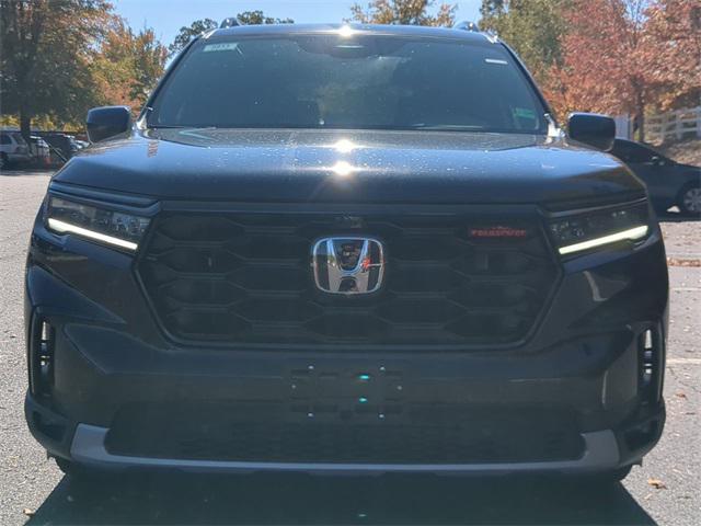 new 2025 Honda Pilot car, priced at $50,895