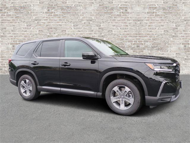 new 2025 Honda Pilot car, priced at $47,095