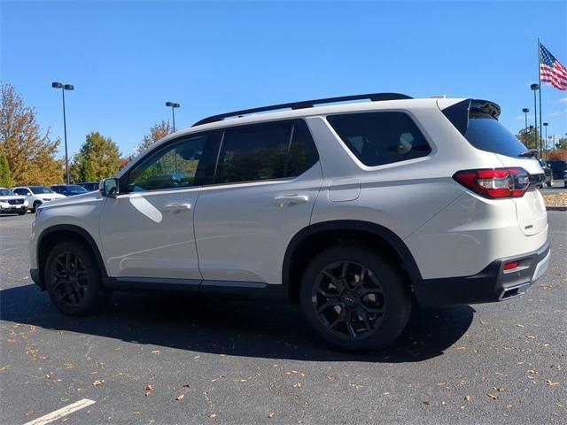 new 2025 Honda Pilot car, priced at $53,450