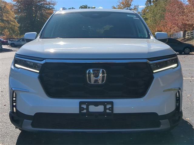 new 2025 Honda Pilot car, priced at $53,450