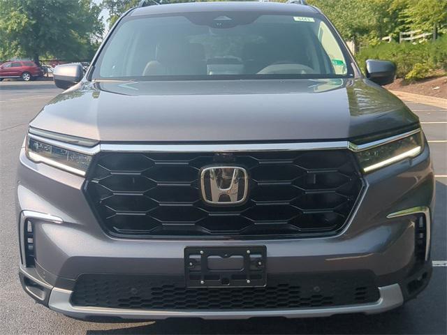 new 2025 Honda Pilot car, priced at $54,530