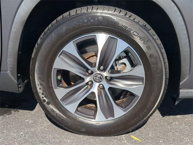 used 2021 Toyota Highlander car, priced at $27,500