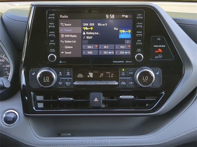 used 2021 Toyota Highlander car, priced at $27,500