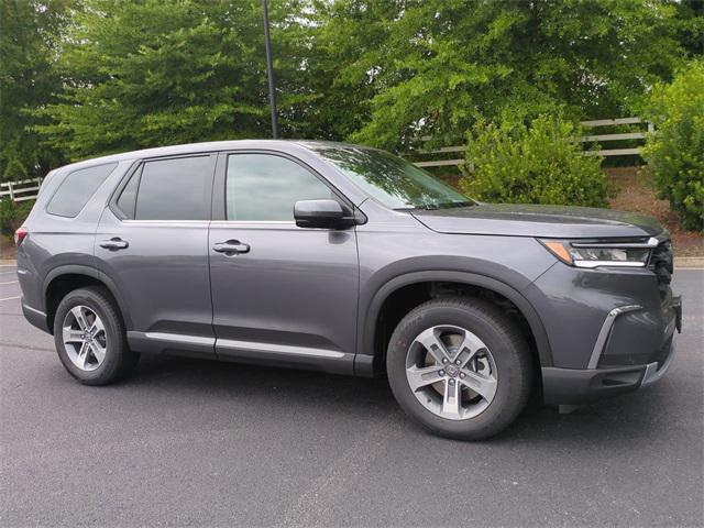 new 2025 Honda Pilot car, priced at $47,095