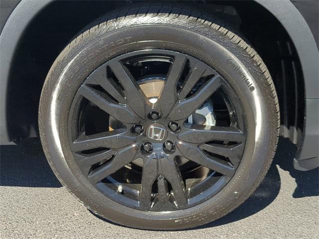 used 2022 Honda Pilot car, priced at $35,608