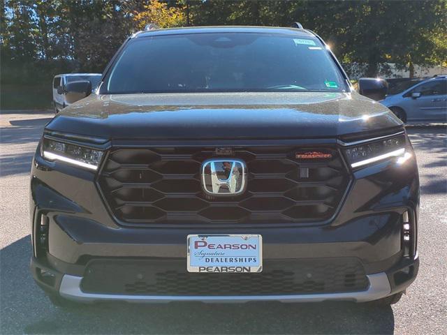 new 2025 Honda Pilot car, priced at $50,895