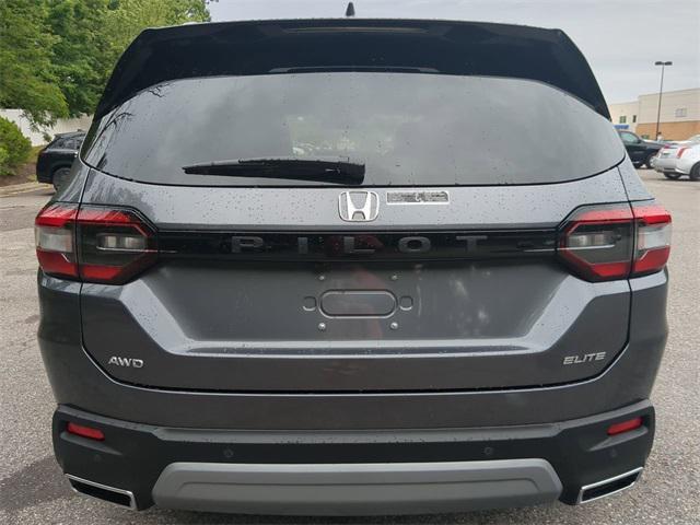 new 2025 Honda Pilot car, priced at $54,530