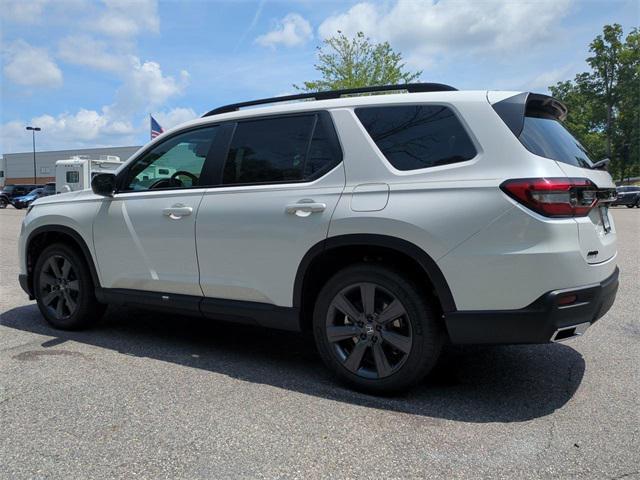 new 2025 Honda Pilot car, priced at $44,205