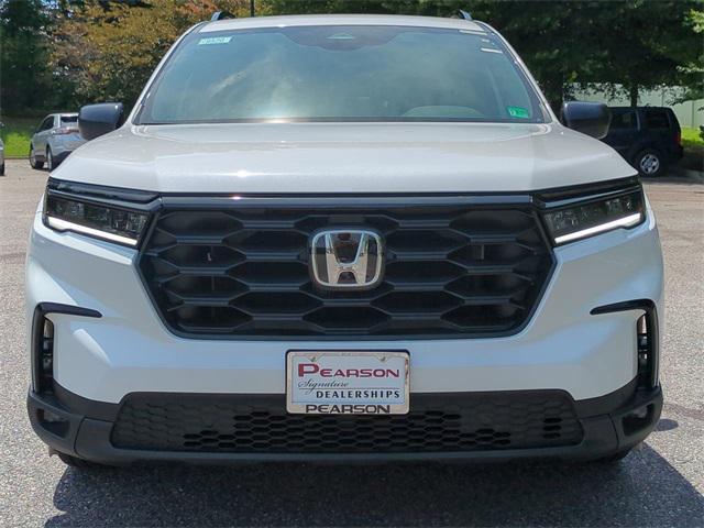 new 2025 Honda Pilot car, priced at $44,205