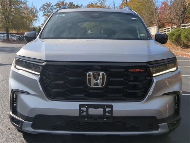 new 2025 Honda Pilot car, priced at $50,795