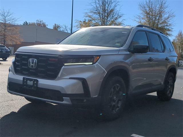 new 2025 Honda Pilot car, priced at $50,795