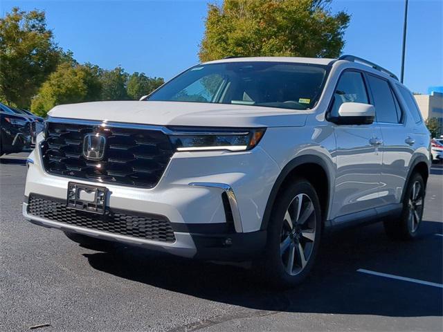 new 2025 Honda Pilot car, priced at $54,930