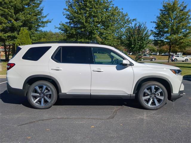 new 2025 Honda Pilot car, priced at $54,930