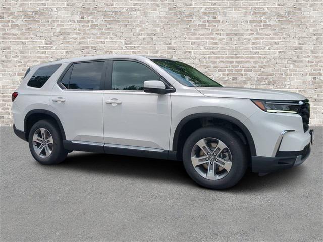 new 2025 Honda Pilot car, priced at $47,505