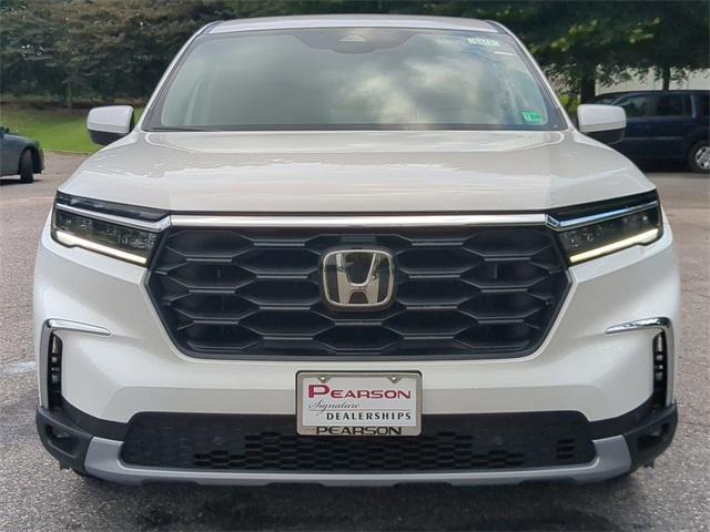 new 2025 Honda Pilot car, priced at $47,505