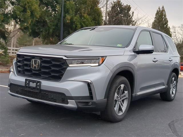 new 2025 Honda Pilot car, priced at $46,695