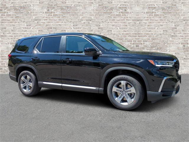 new 2025 Honda Pilot car, priced at $47,095