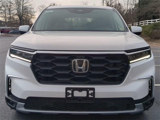 new 2025 Honda Pilot car, priced at $49,350