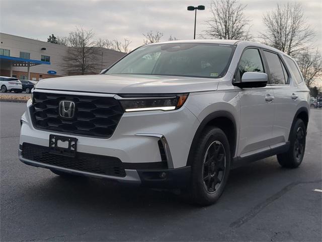 new 2025 Honda Pilot car, priced at $49,350