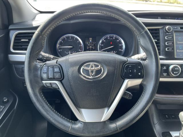 used 2016 Toyota Highlander car, priced at $22,400