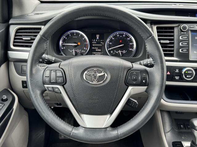 used 2016 Toyota Highlander car, priced at $20,400