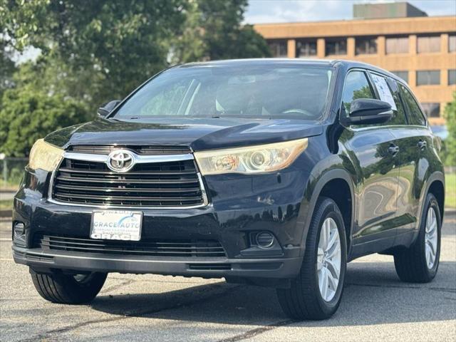 used 2015 Toyota Highlander car, priced at $17,700
