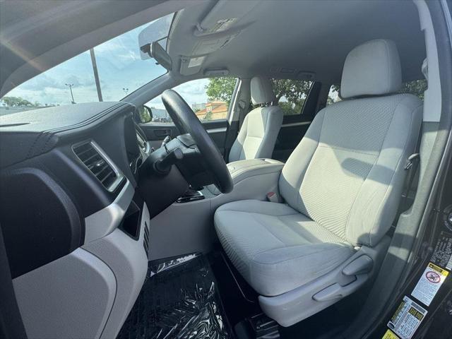 used 2015 Toyota Highlander car, priced at $17,700