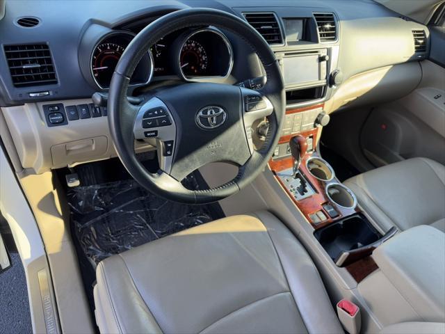 used 2013 Toyota Highlander car, priced at $15,700