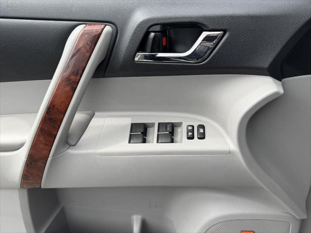 used 2011 Toyota Highlander car, priced at $13,000