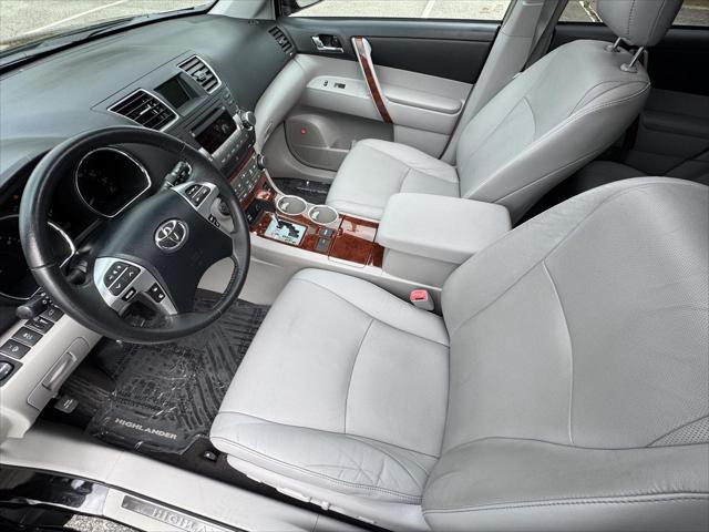 used 2011 Toyota Highlander car, priced at $13,000