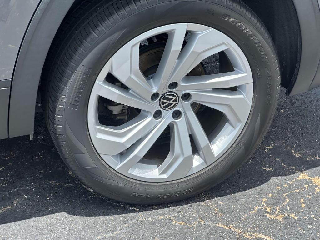 used 2021 Volkswagen Atlas car, priced at $24,900