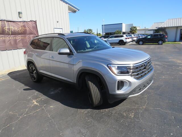 used 2024 Volkswagen Atlas car, priced at $37,900