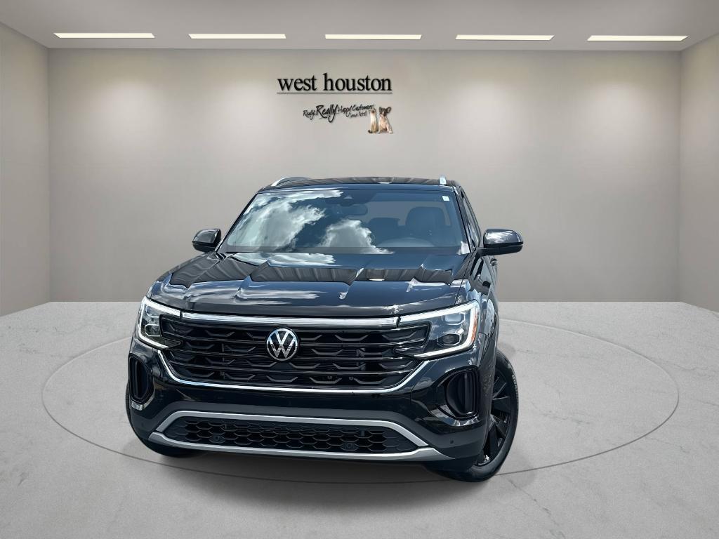 used 2025 Volkswagen Atlas Cross Sport car, priced at $39,900