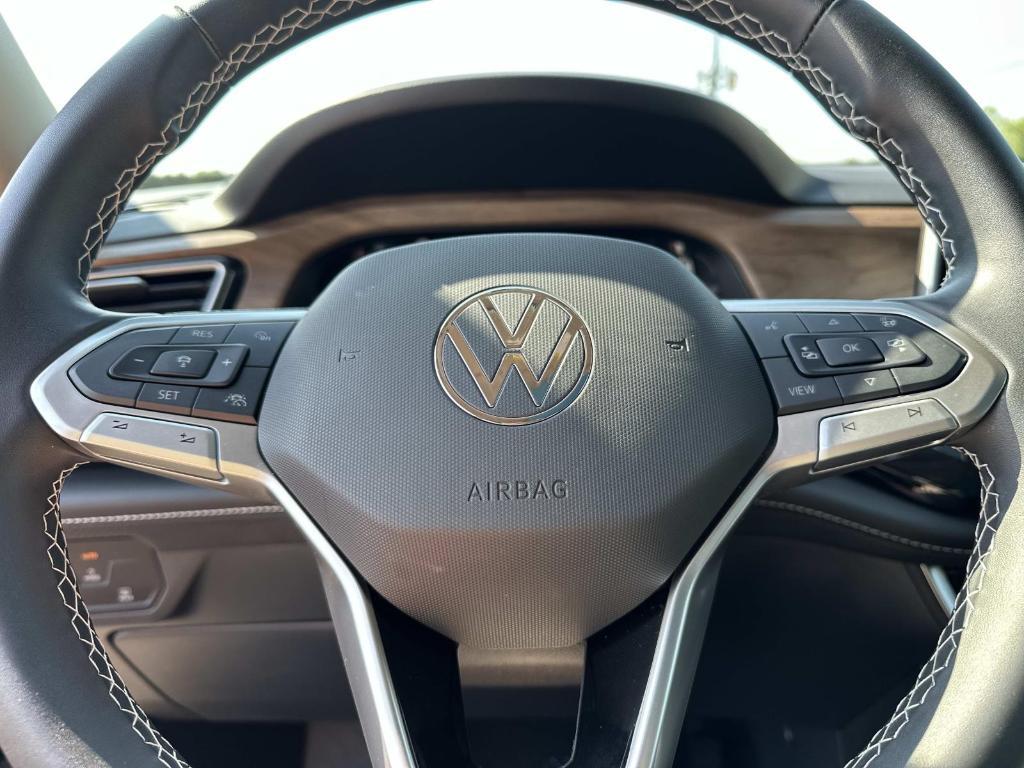 used 2025 Volkswagen Atlas car, priced at $37,900