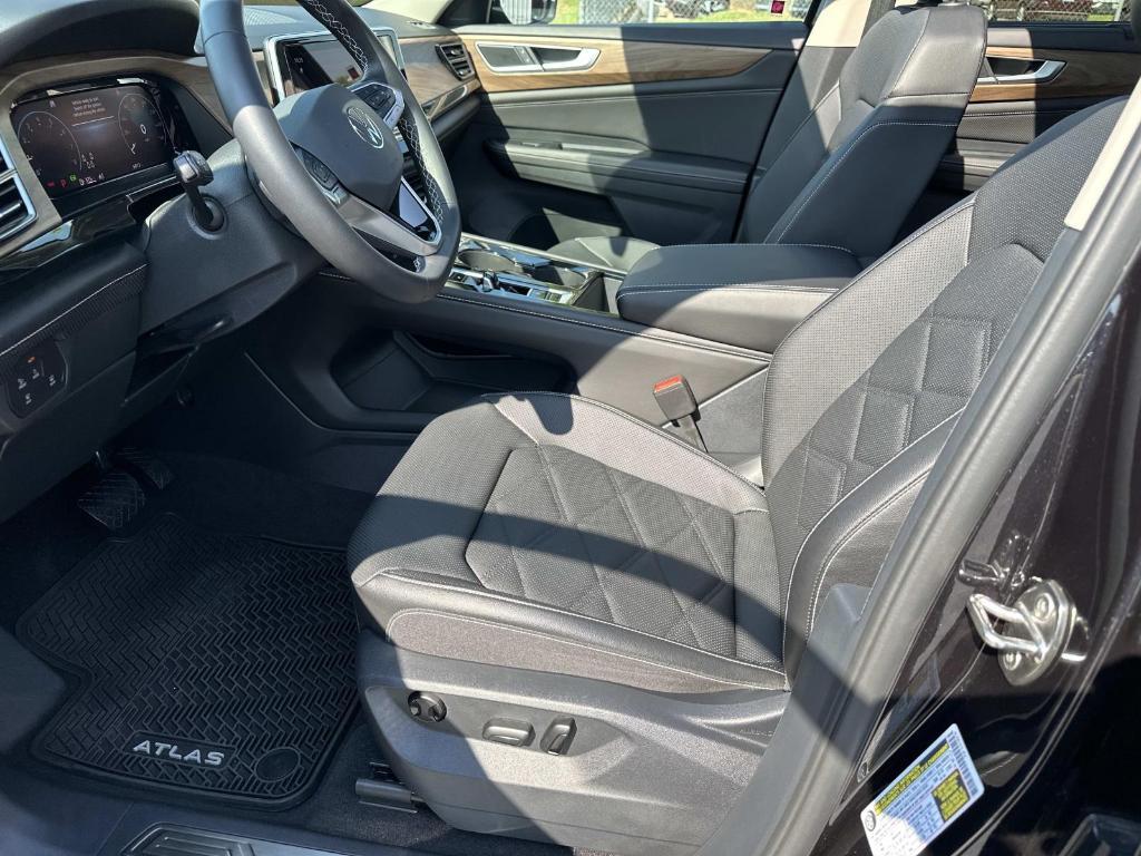 used 2025 Volkswagen Atlas car, priced at $37,900