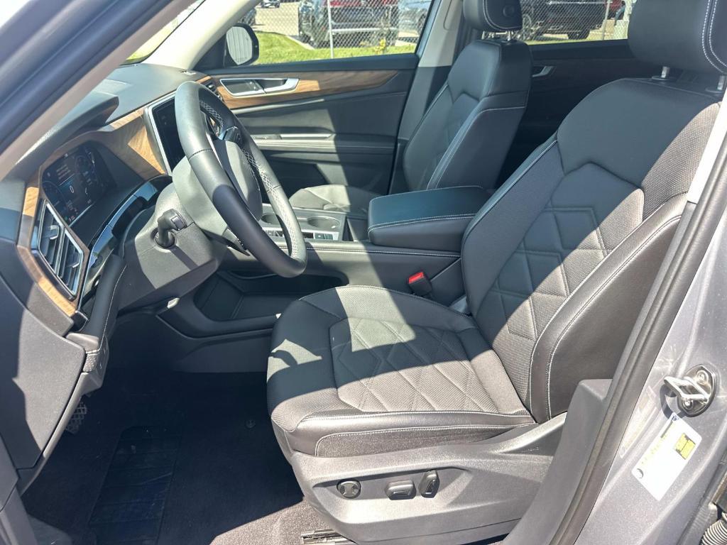 used 2024 Volkswagen Atlas car, priced at $34,900